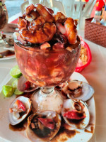 Mariscos El Guero food