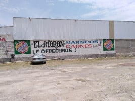 De Mariscos El Atoron outside