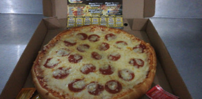 Pizza Don Pepperoni food