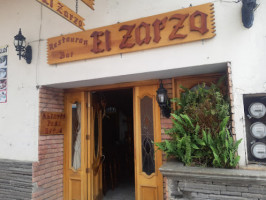 El Zarzo Resturant Bar outside