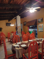 Los Adobes food