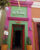 El Túnel Cenaduría food