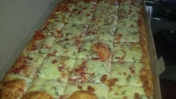 Waldos Pizzas food