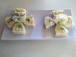 Sushi Ngon food