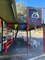 Tacos La Villita N2 outside
