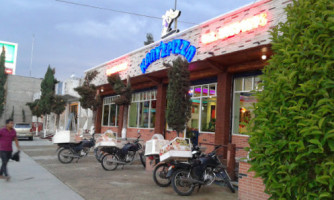 Kary'z Pizza Av.peÑon outside