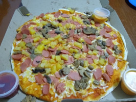 Star's Pizza food