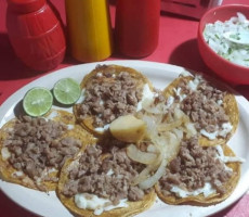 Taquería La Fe food