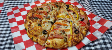 Lemus Pizza food