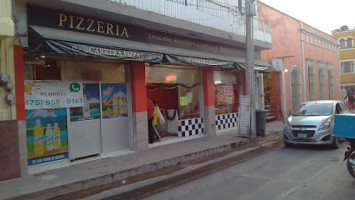 Carrera Pizza outside