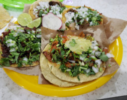 Taquería El Rey Del Pastor food