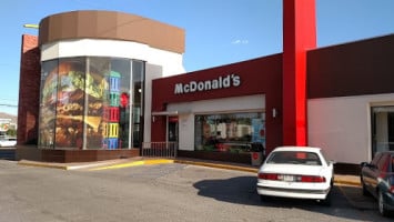 McDonald's Américas outside