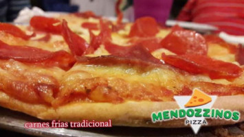 Mendozzinos Pizza, México food