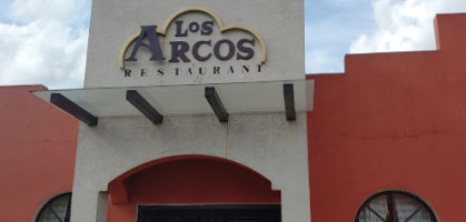 Restaurante Familiar Los Arcos inside