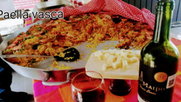 La Paella Vasca food