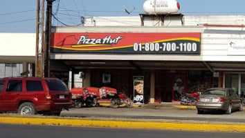 Pizza Hut Cd. Victoria outside