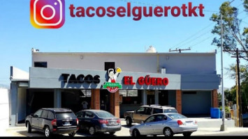 Tacos El Güero outside