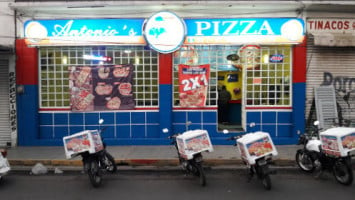 Antonios Pizza outside