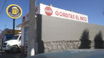 Gorditas El Pato outside