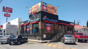 Domino’s Pizza outside