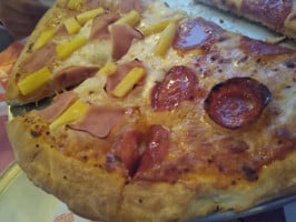 Pizza Fanáticos food
