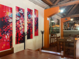 Restaurante El Jibarito inside