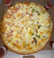 Costa Pizza food