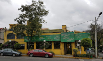 Los Bisquets De Plateros outside