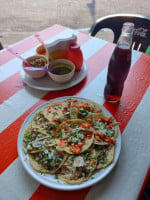 Taqueria El Tizón food