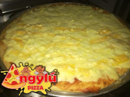 Pizza Angylú food