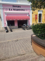Fonda La Martina outside