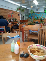 Los Aguashiles Poniente food