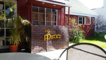 Café Místico outside