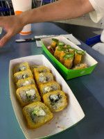 Sushi Roll Plaza Las Américas food