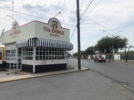 Tamales Tía Chole Escobedo outside