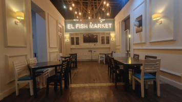 El Fish Market inside