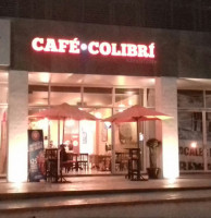 Café Colibrí outside