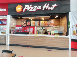 Pizza Hut inside