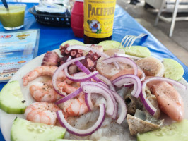 El Wiro Seafood food