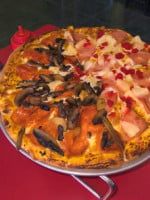 La Brujula Pizza inside