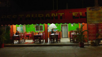 Restaurant El Barco, México outside