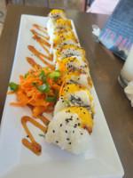 Zen Baja Sushi inside