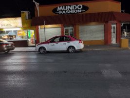 Pollo Frito Bonanza outside