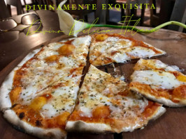 Divino Delicia Italiana food