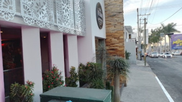 Dos De Asada Jacarandas Esterno