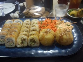 Sushi Las Glorias food