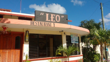 Leo's, México outside