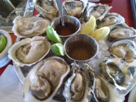 The Dozen Oyster Grill food