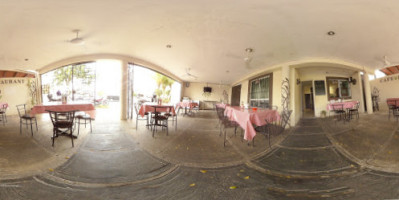 Edsaro Cafe Creperia inside