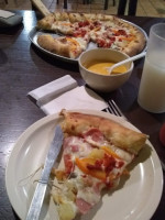 Santinos Pizza food